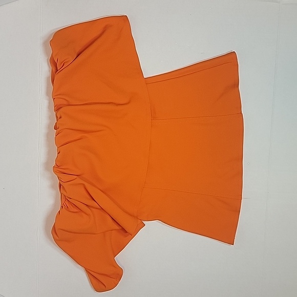 💘🆕️Zara Medium Off-Shoulder Orange Top - Picture 2 of 5